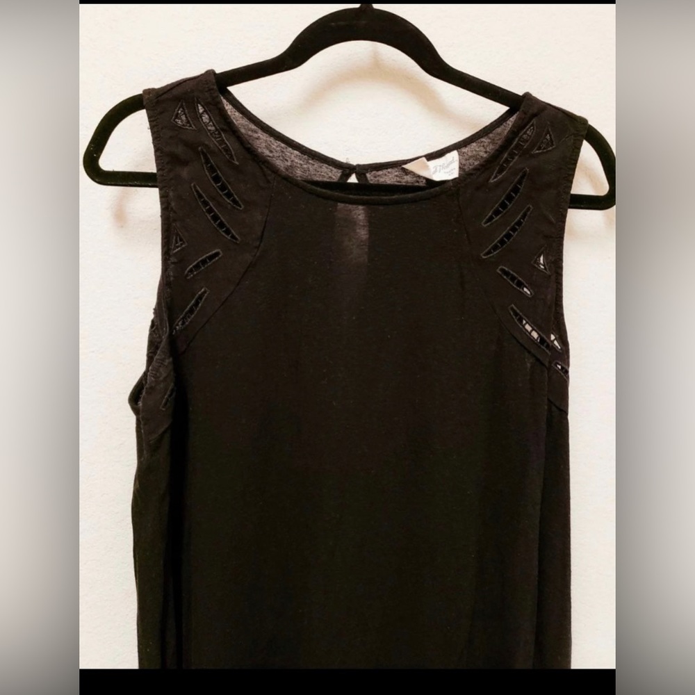 Black Sleeveless Tank Top Patterned